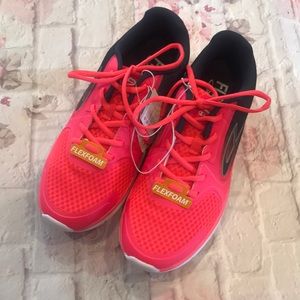 NWTvChampion Women's Size 11 Running shoe FlexFoam